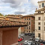 Stylish Navona Apartment