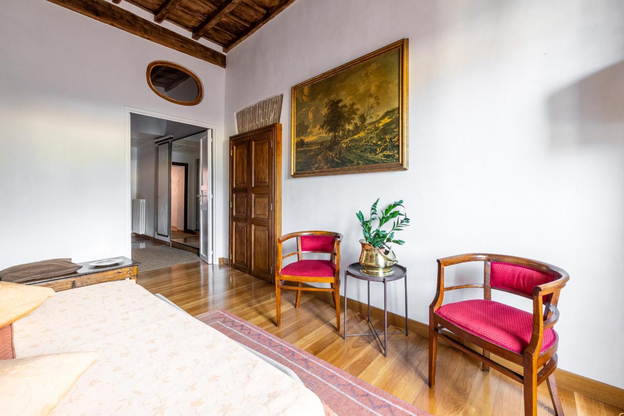 Stylish Navona Apartment