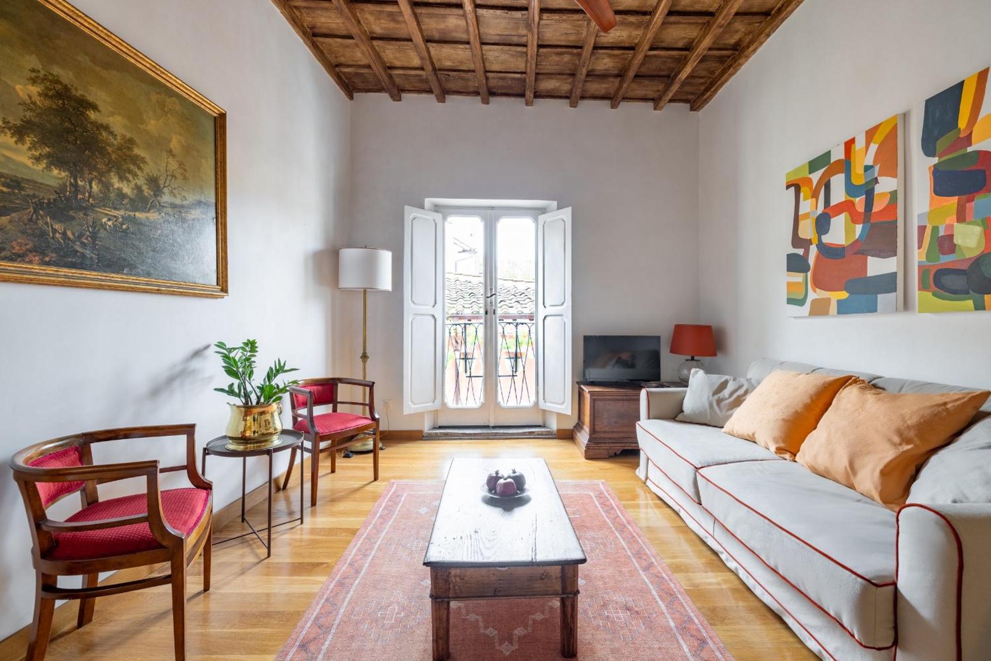 Stylish Navona Apartment